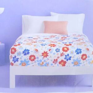 Flower/White Reversible Microfiber Comforter